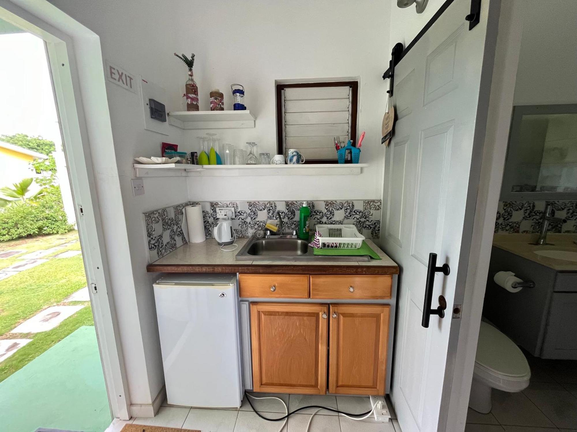 Brighton Village Studio Blu At Waves Villa Guesthouse المظهر الخارجي الصورة