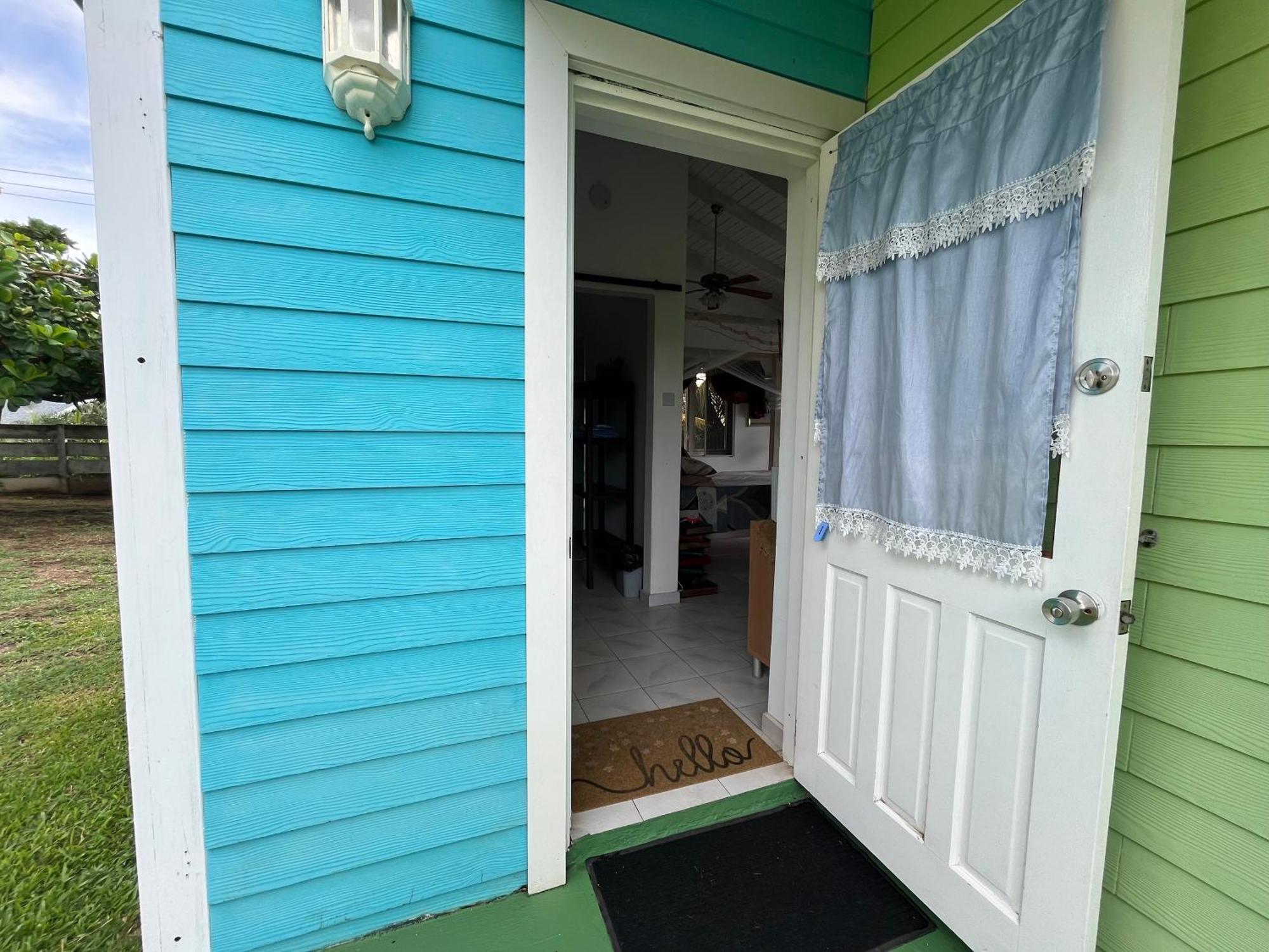 Brighton Village Studio Blu At Waves Villa Guesthouse المظهر الخارجي الصورة